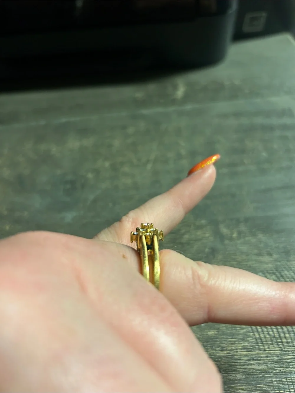 N/A elegant gold
